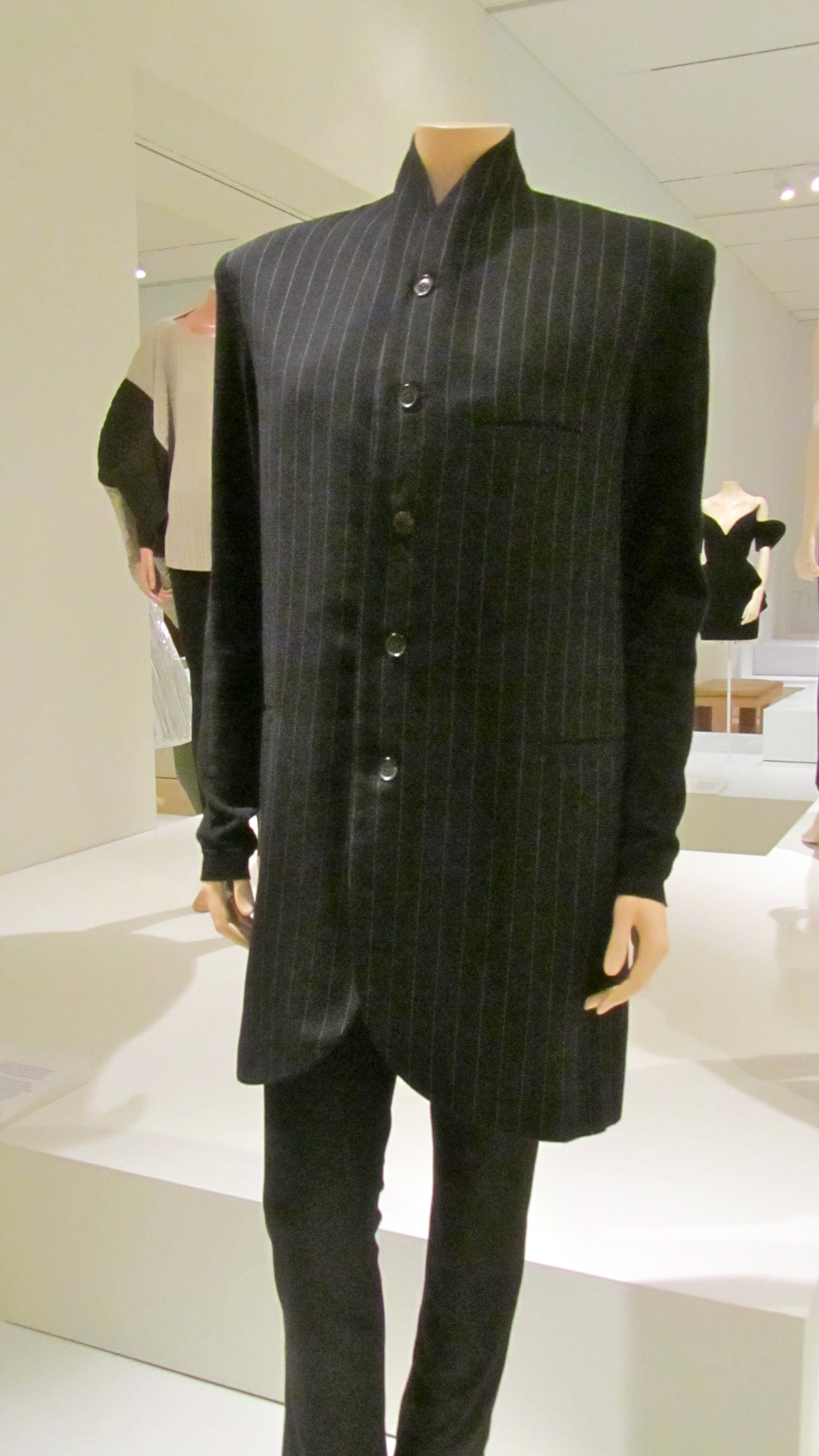 山本耀司羊毛套装，约 1990（实物照）
